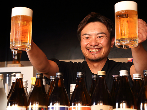 モンドフードの運営する店で冷えたとりあえずビールをお楽しみください